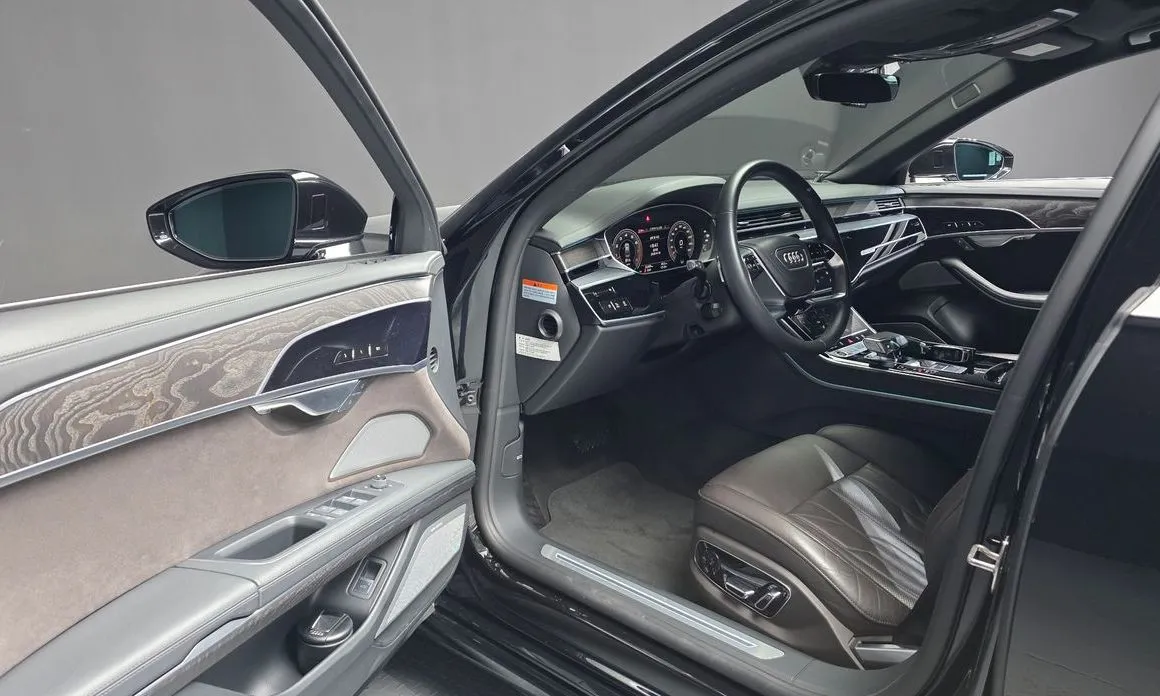 Audi A8 — фото 10
