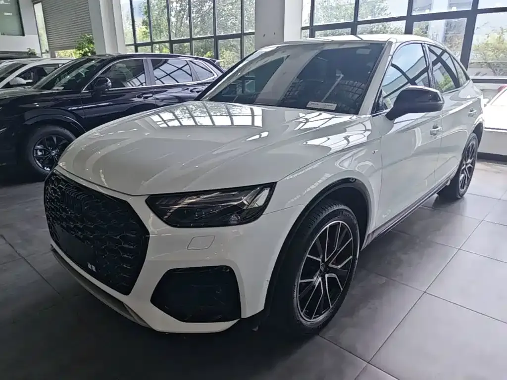 Audi Q5L Sportback — фото 3