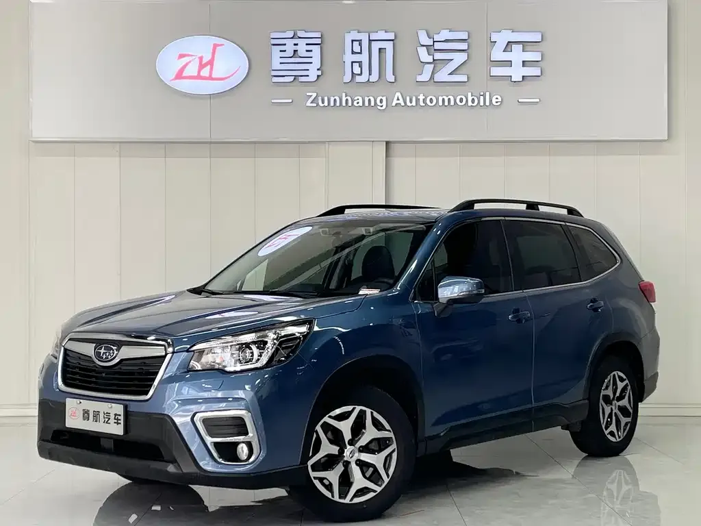 Subaru Forester — фото 1