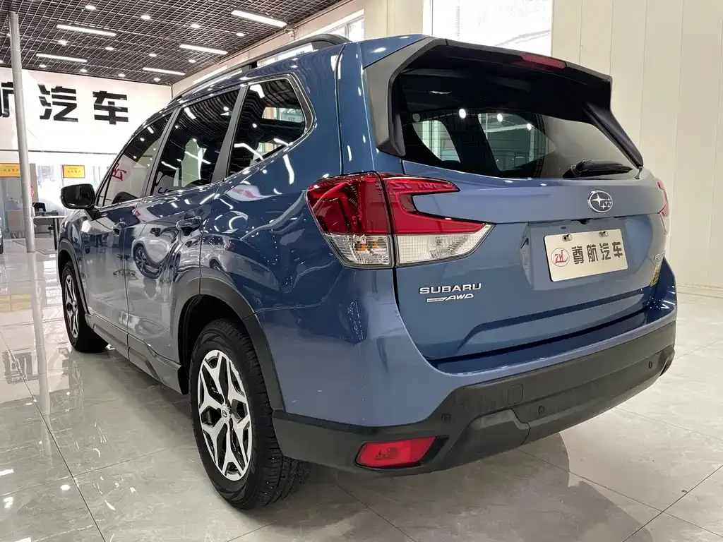 Subaru Forester — фото 9