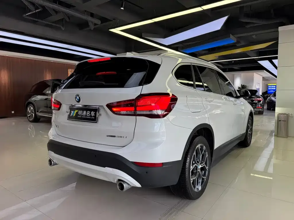 BMW X1 — фото 3