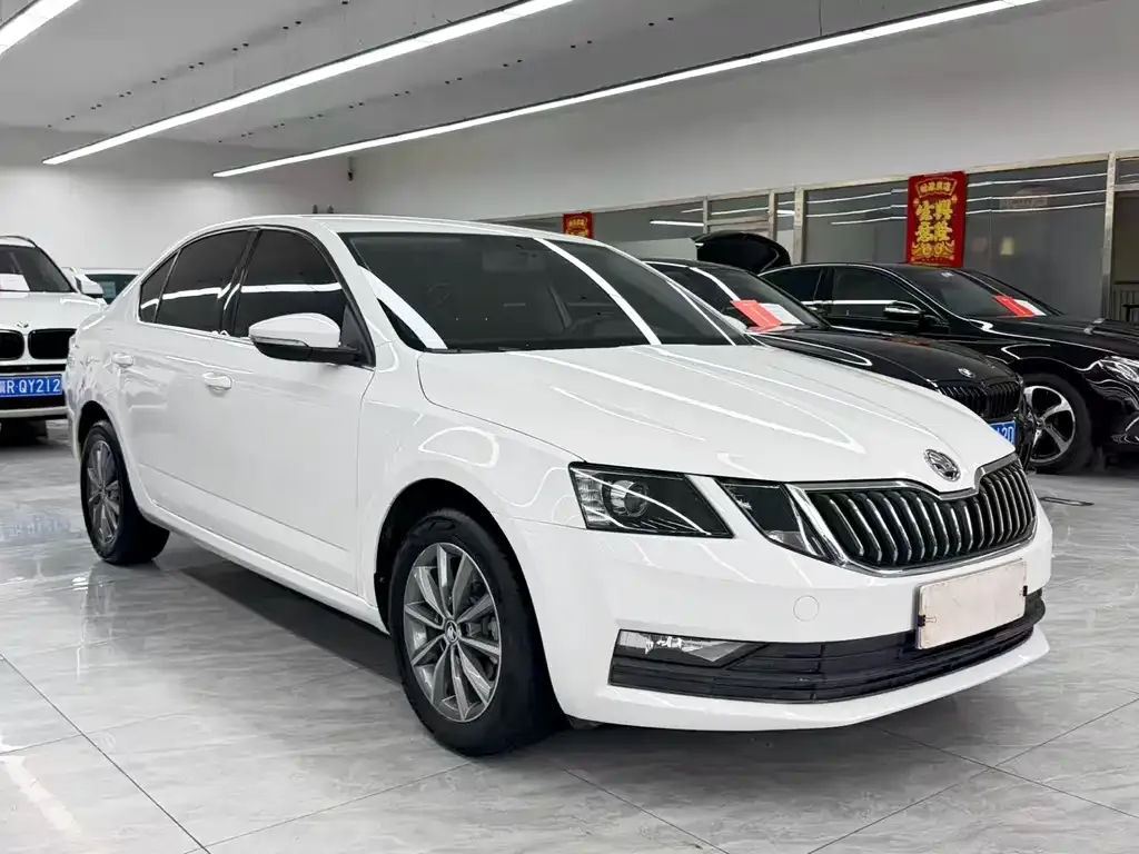 Skoda Octavia — фото 4