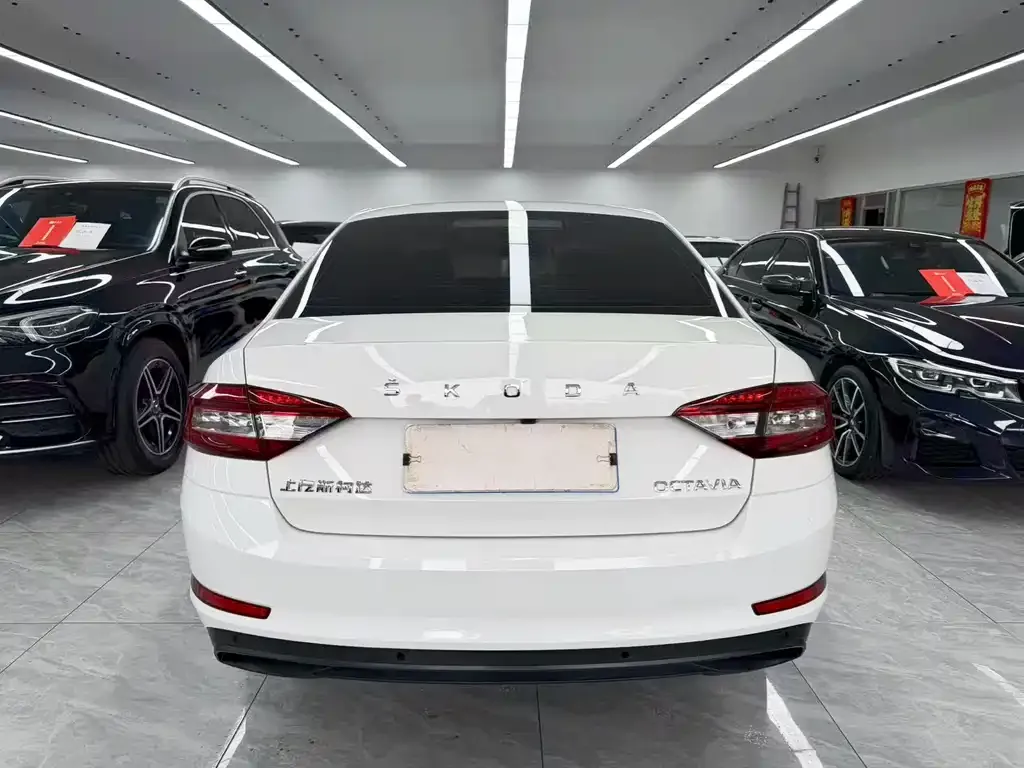 Skoda Octavia — фото 7