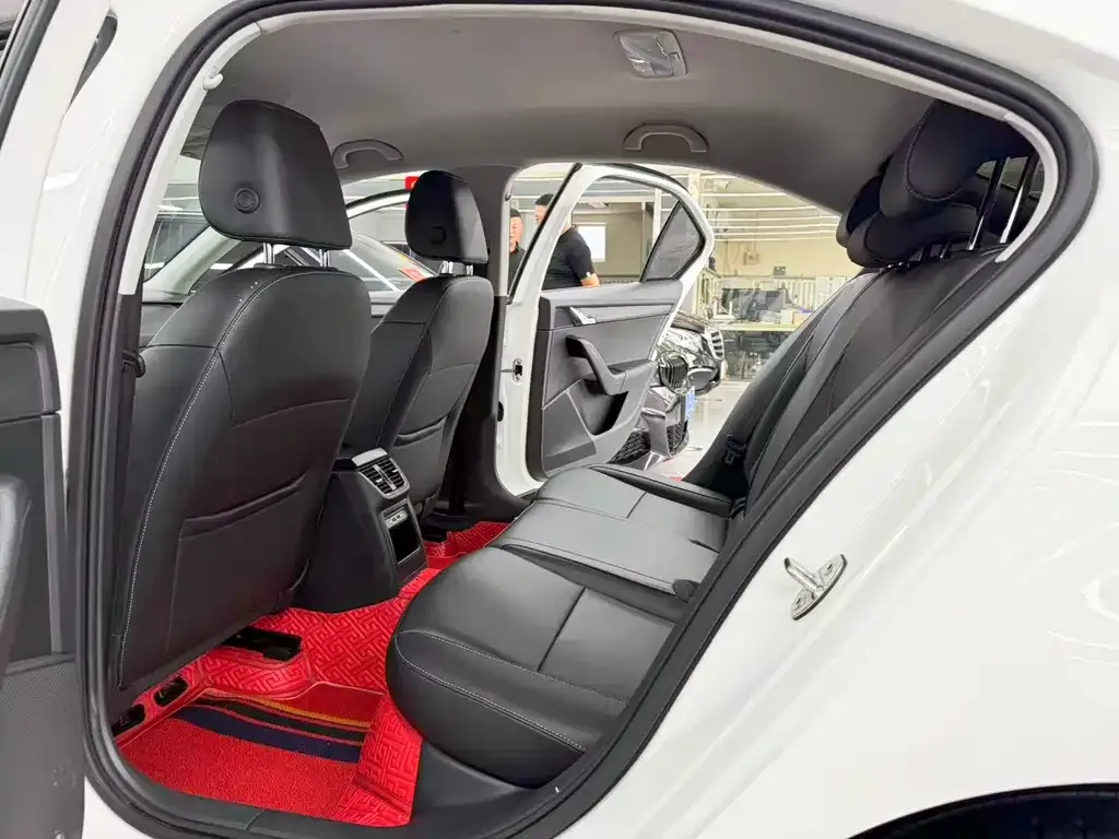 Skoda Octavia — фото 5