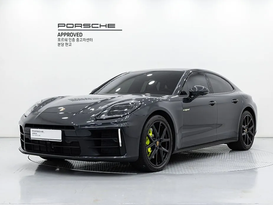 Porsche Panamera — фото 1