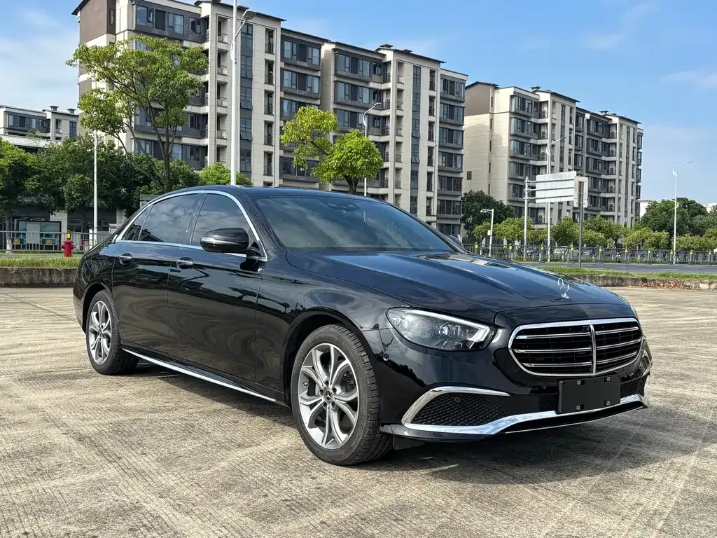 Mercedes-Benz E-Class — фото 8