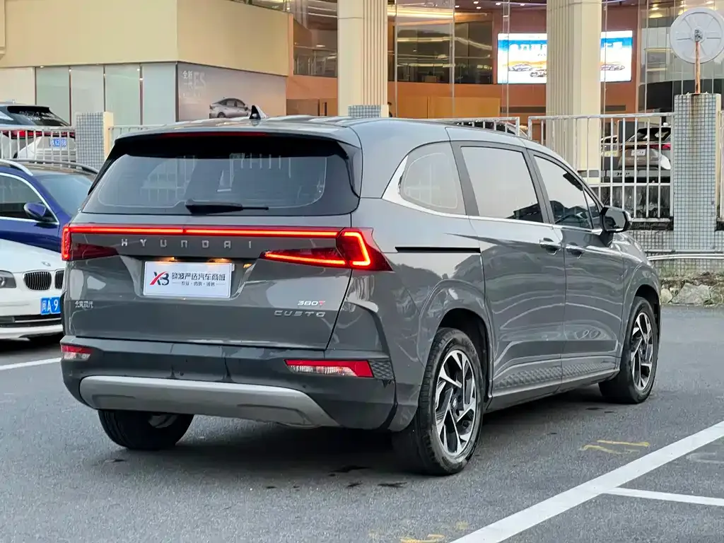 Hyundai Custo — фото 2