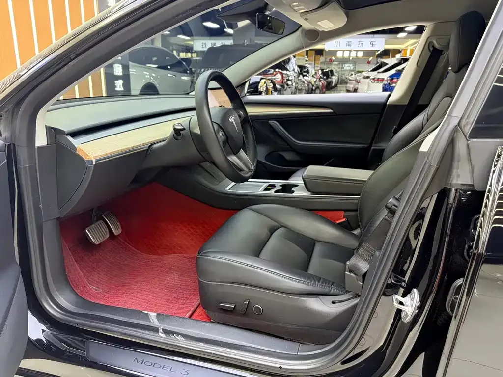 Tesla Model 3 — фото 2