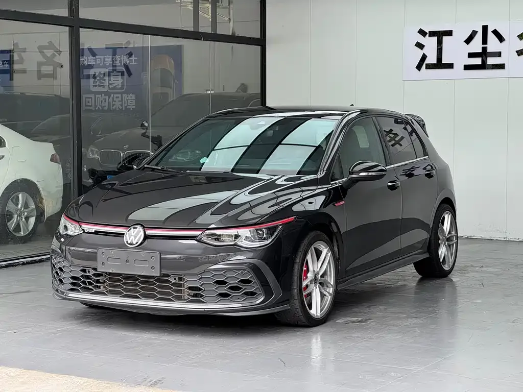 Volkswagen Golf GTI — фото 1