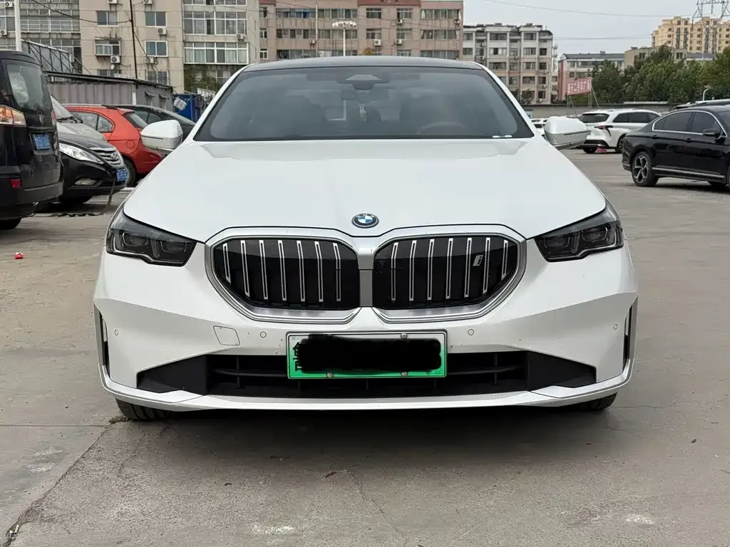 BMW i5 — фото 7