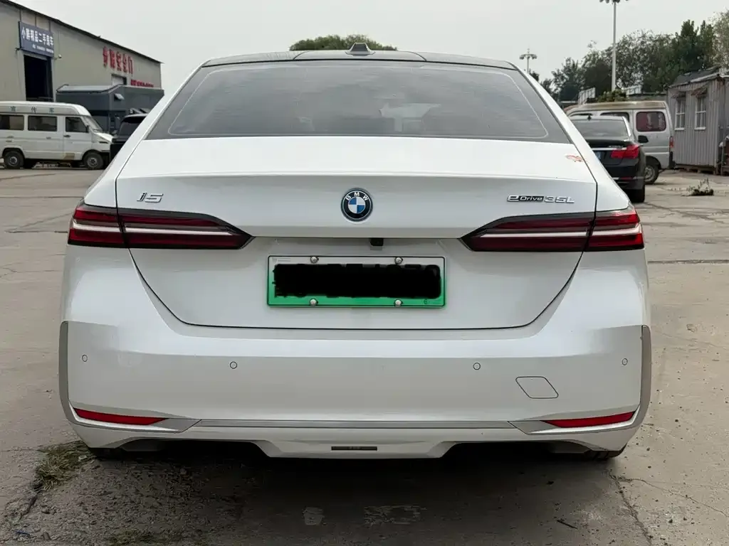 BMW i5 — фото 3