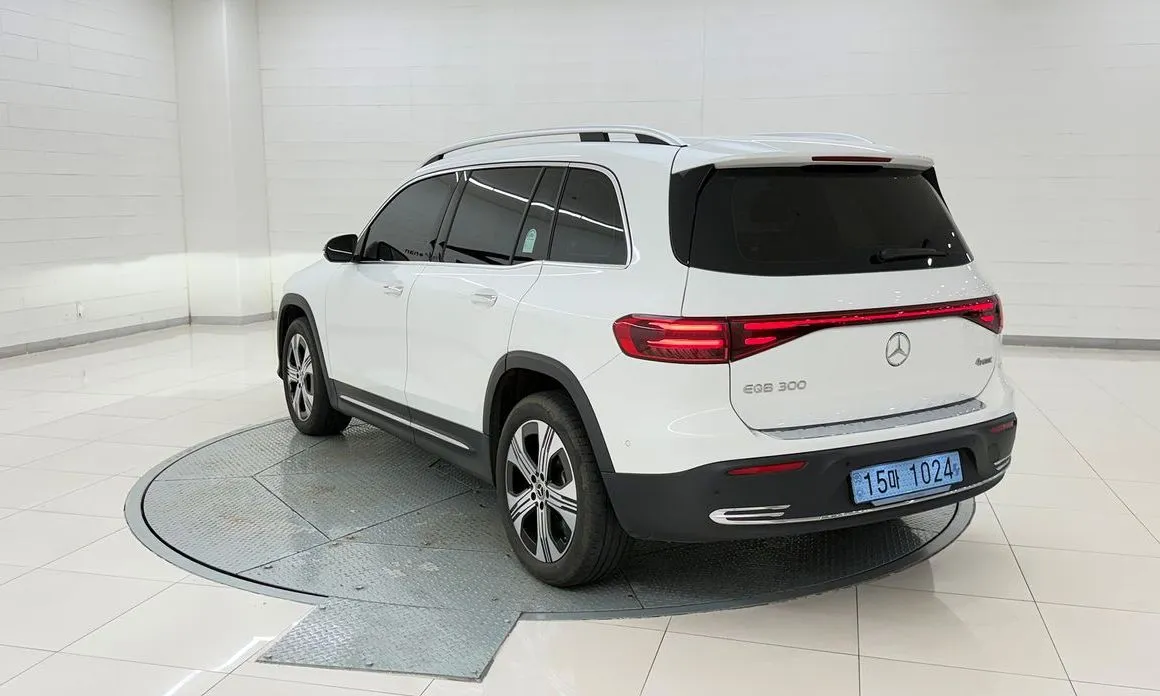 Mercedes-Benz EQB — фото 2