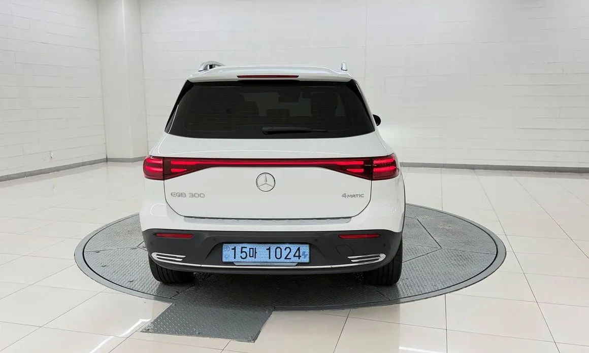 Mercedes-Benz EQB — фото 6