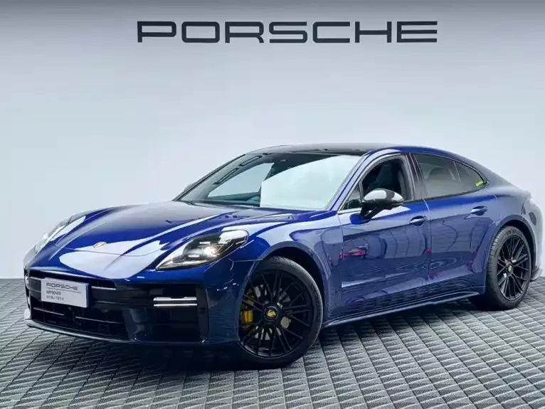Porsche Panamera — фото 1