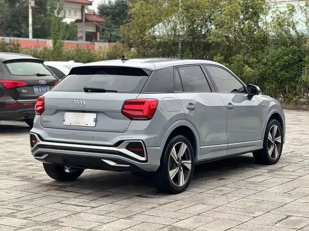Audi Q2L — фото 5