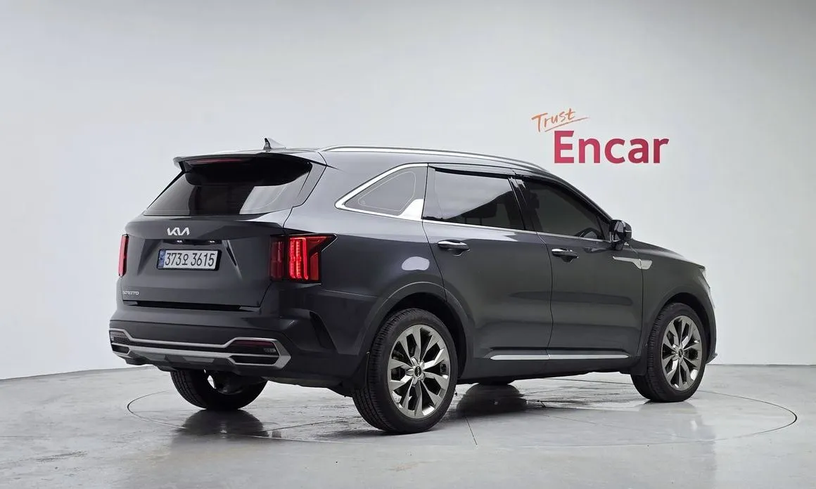 Kia Sorento — фото 8