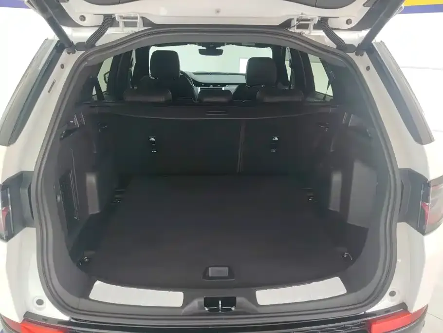 Land Rover Discovery Sport — фото 10