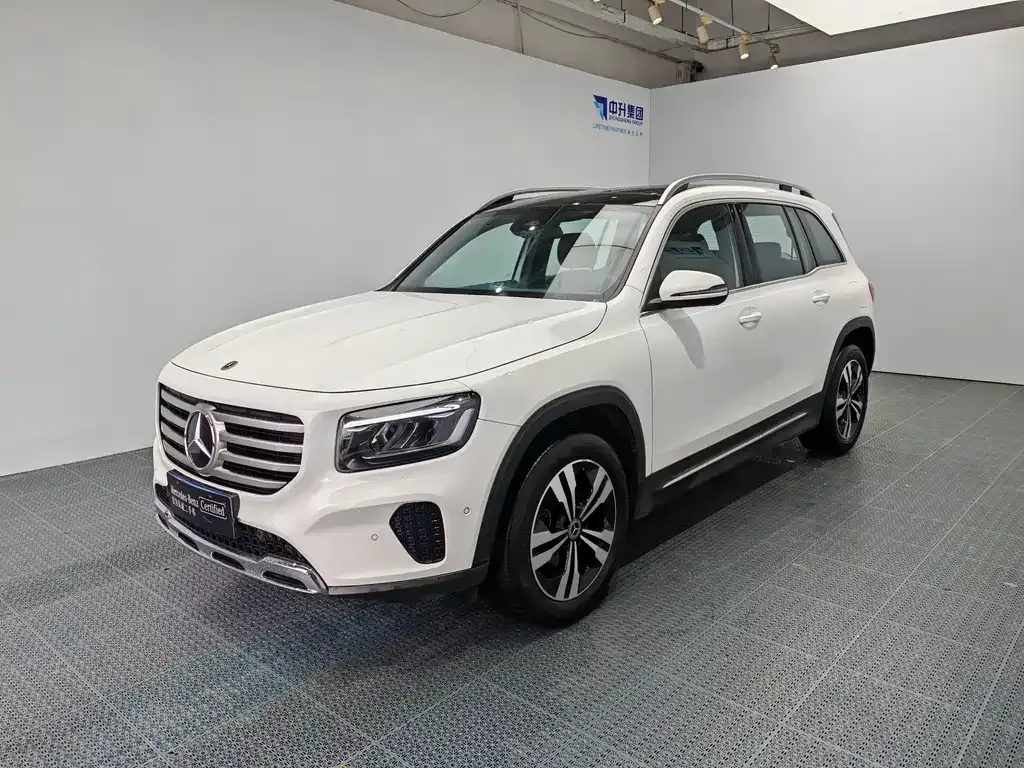 Mercedes-Benz GLB — фото 1