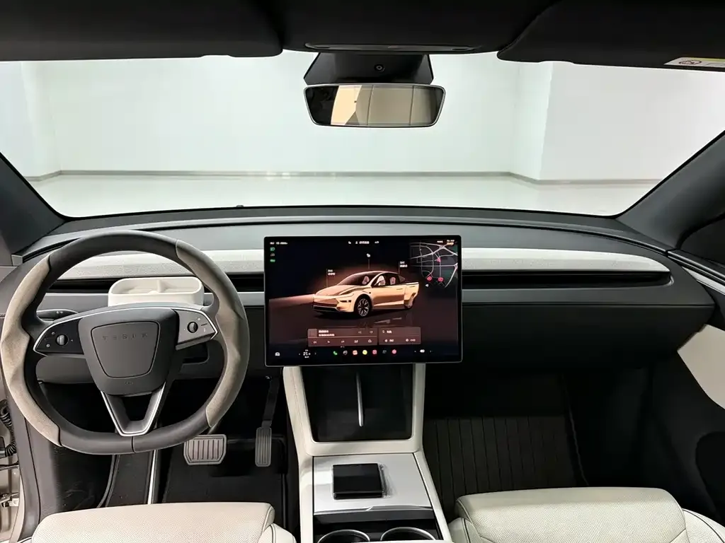 Tesla Model Y L — фото 8