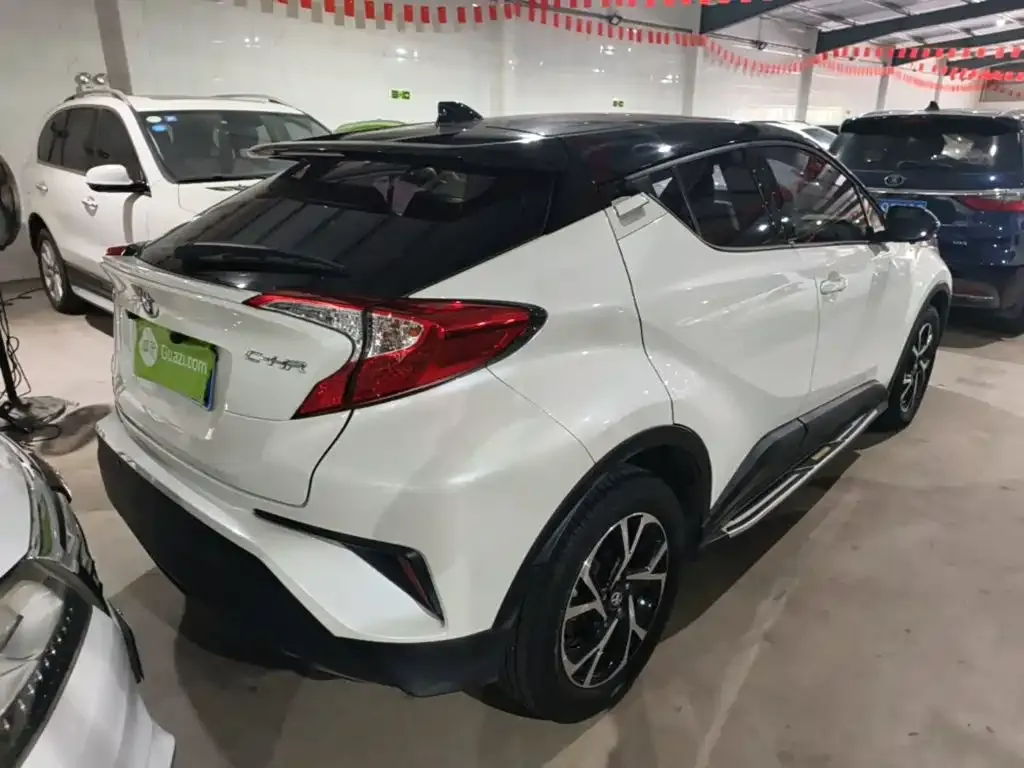 Toyota C-HR — фото 8