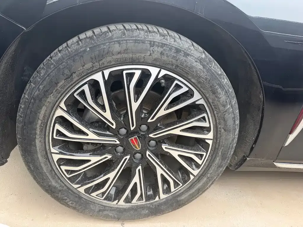 Hongqi H5 — фото 10