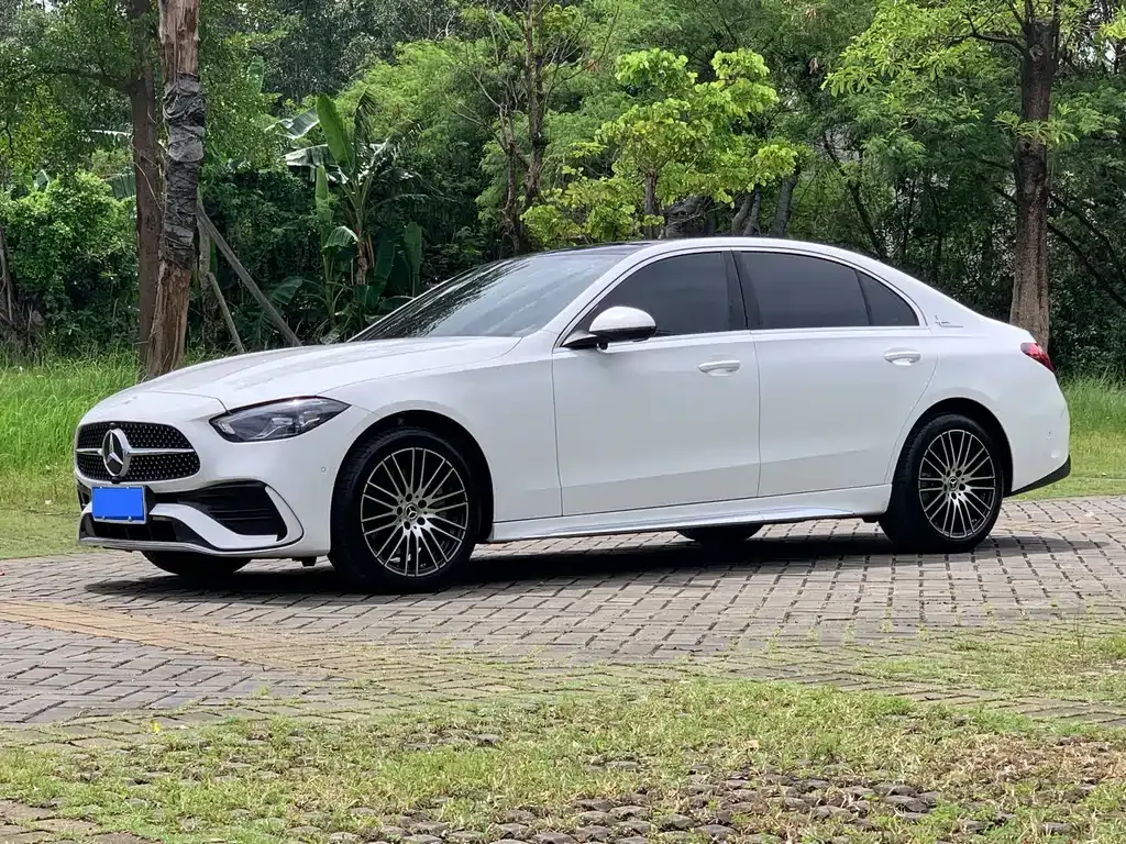 Mercedes-Benz C-Class — фото 1