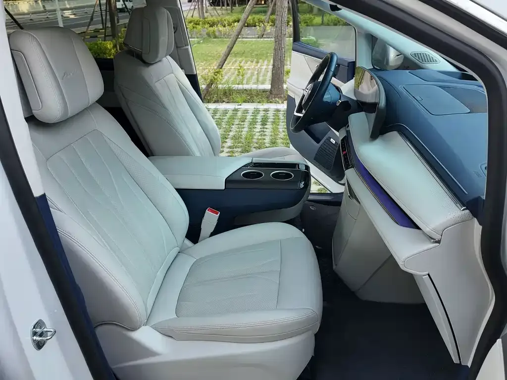 Buick GL8 Hybrid — фото 8