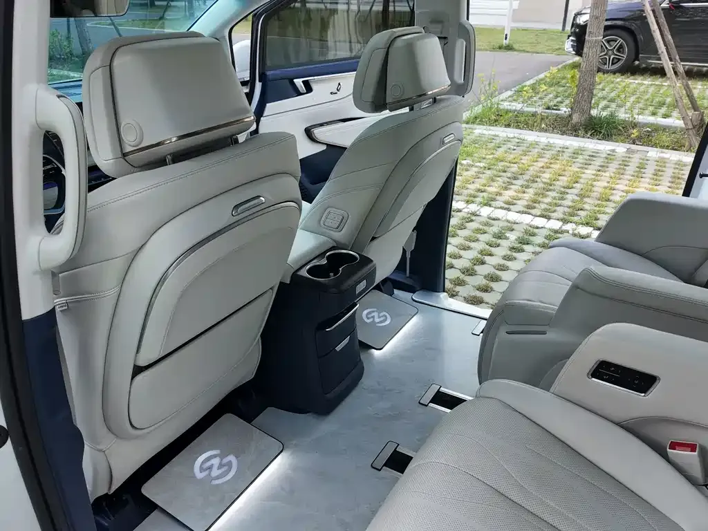 Buick GL8 Hybrid — фото 6