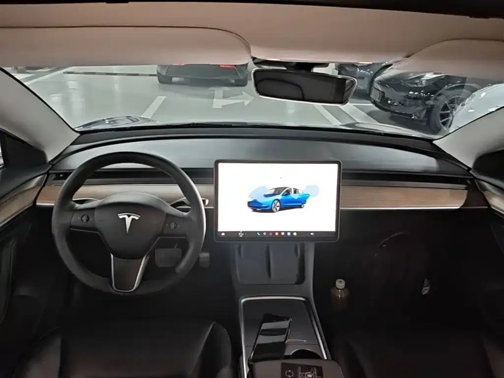 Tesla Model 3 — фото 9
