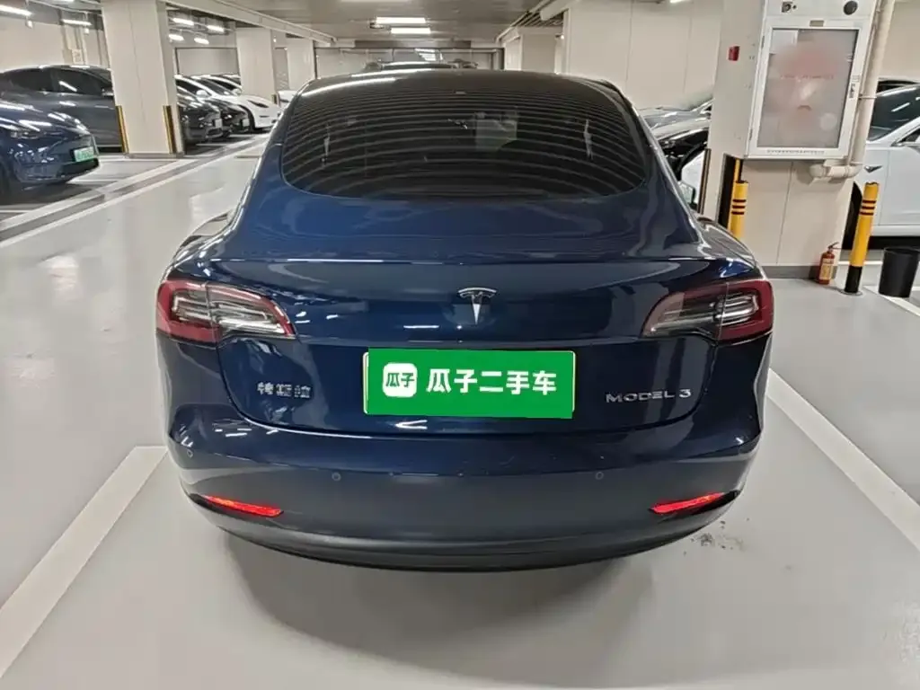 Tesla Model 3 — фото 10