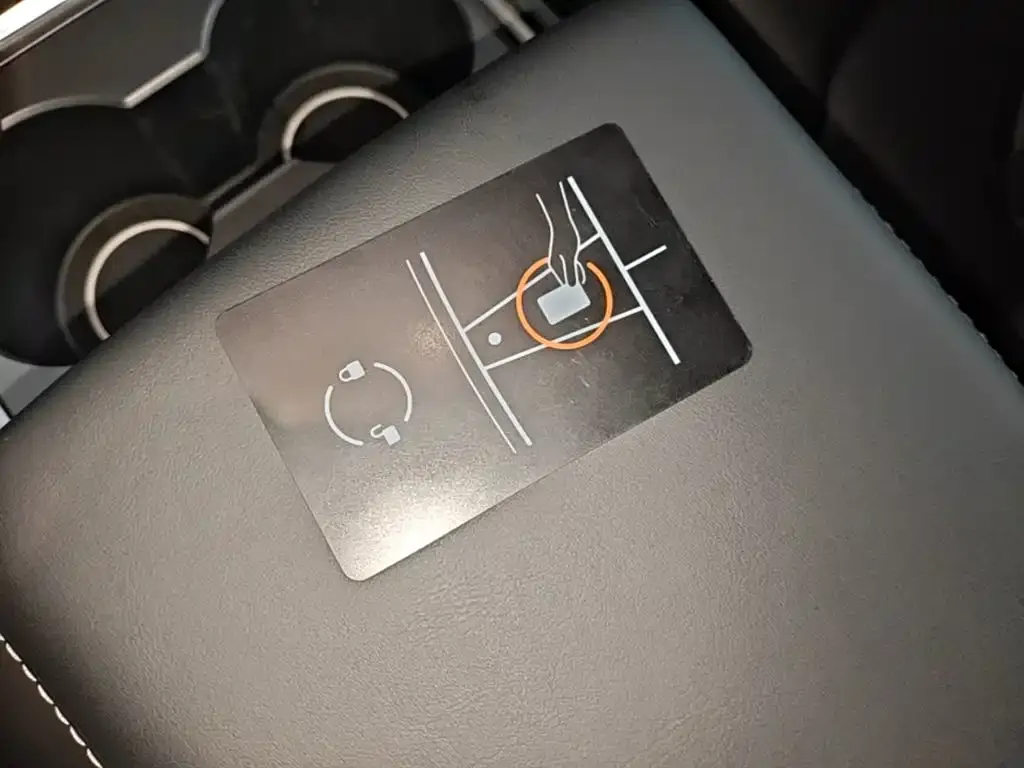 Tesla Model 3 — фото 4