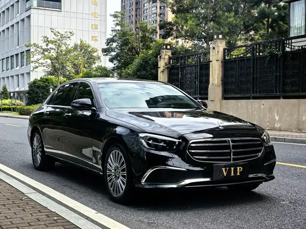 Mercedes-Benz E-Class — фото 10