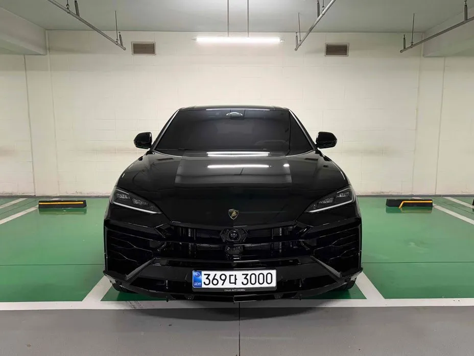 Lamborghini Urus — фото 1