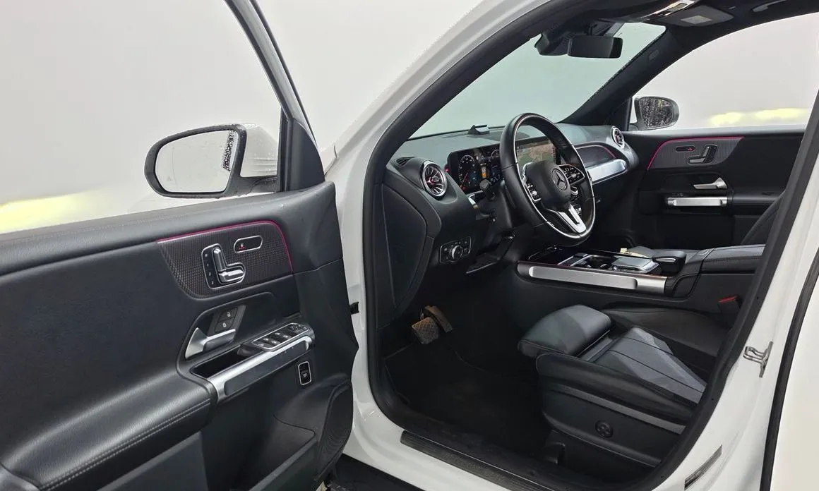 Mercedes-Benz GLB-Class — фото 10