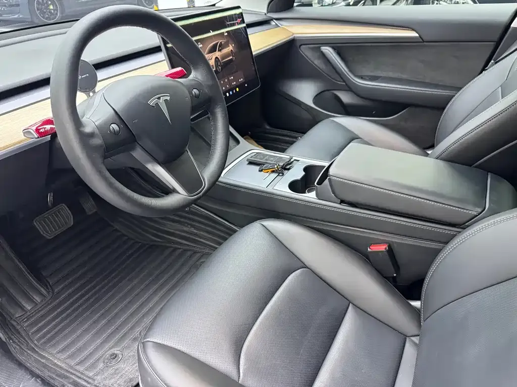 Tesla Model 3 — фото 6