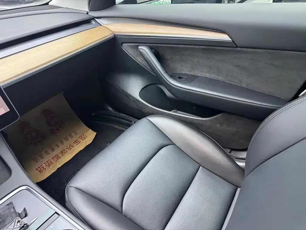 Tesla Model 3 — фото 8