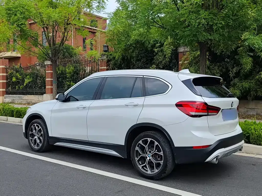 BMW X1 — фото 9