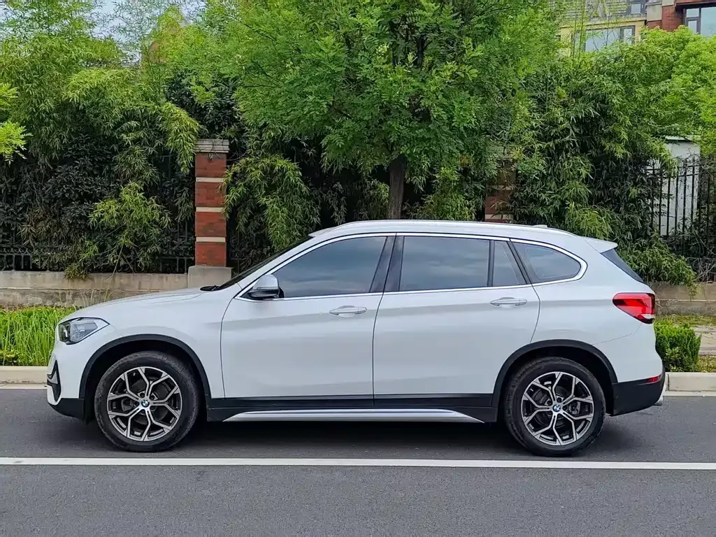BMW X1 — фото 8