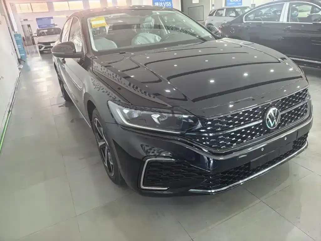 Volkswagen Passat — фото 6
