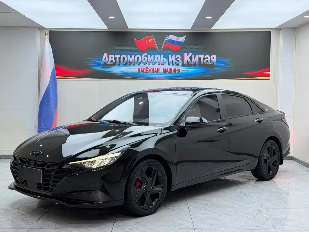 Hyundai Elantra — фото 1