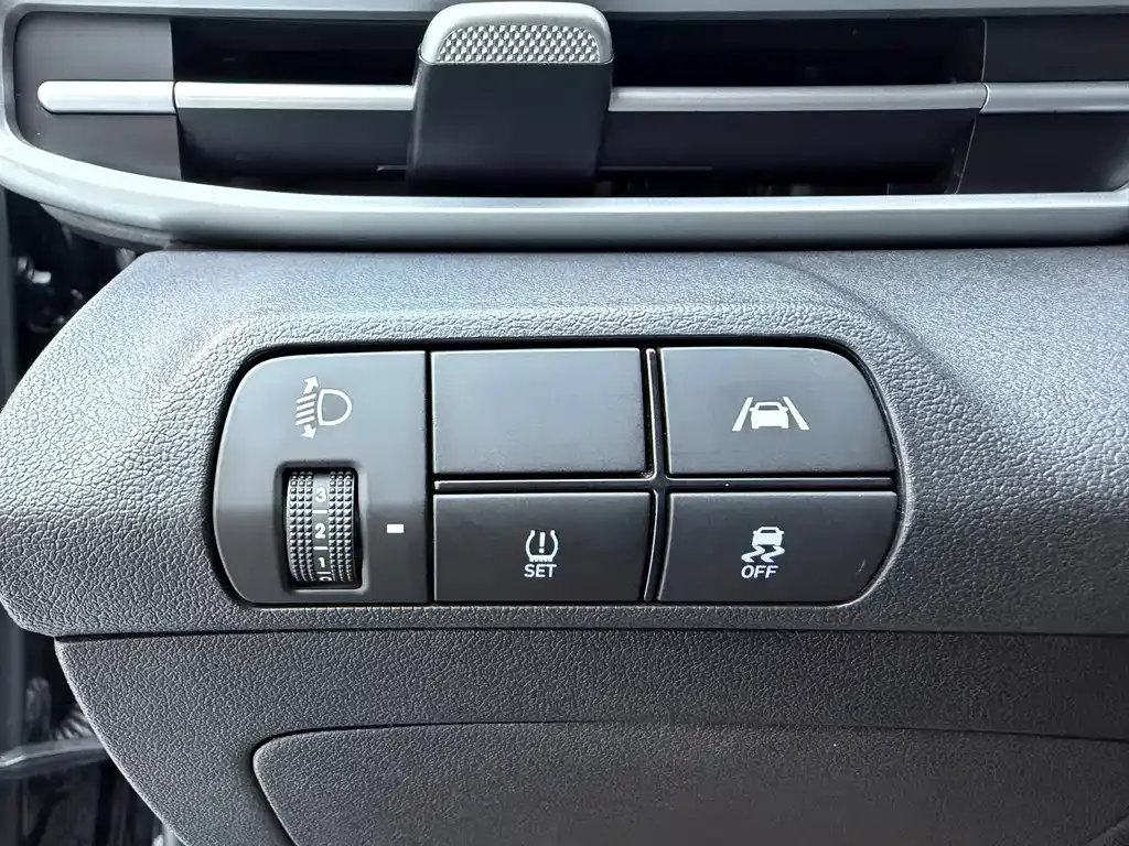 Hyundai Elantra — фото 10