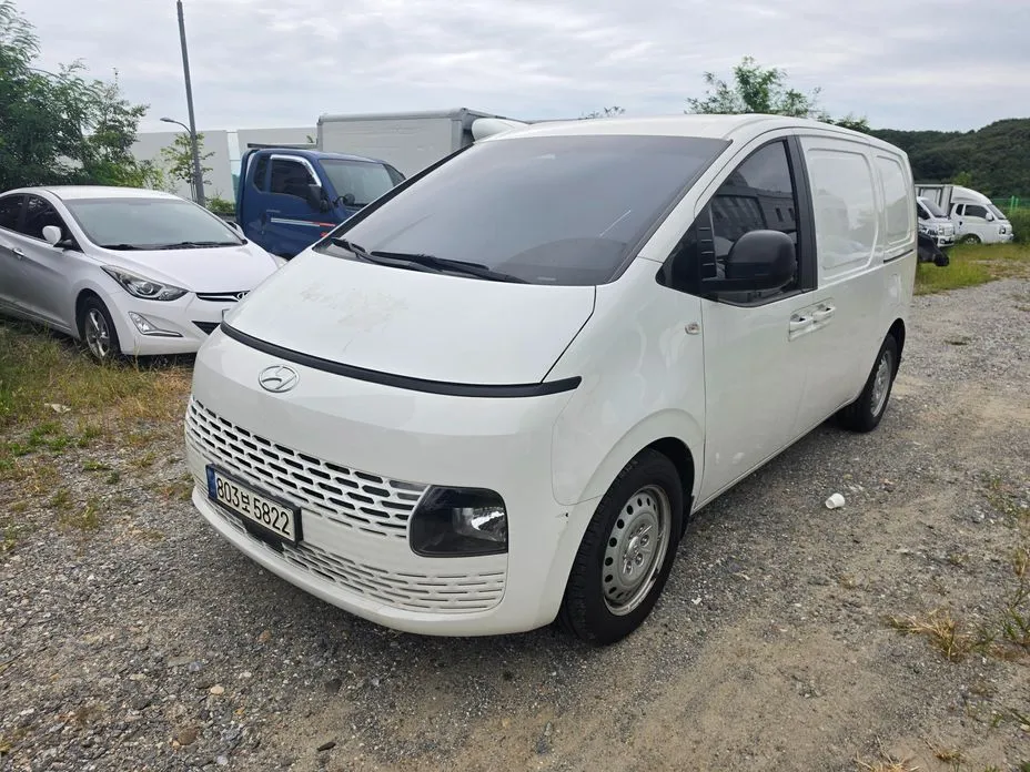 Hyundai Staria — фото 1