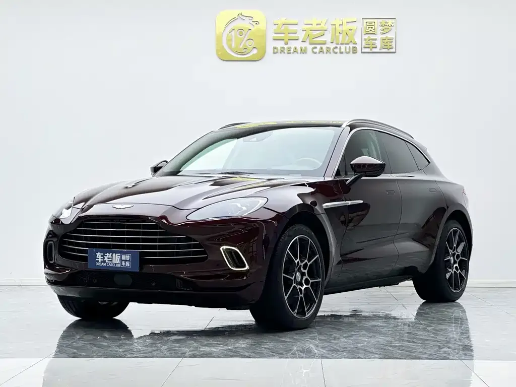 Aston Martin DBX — фото 1