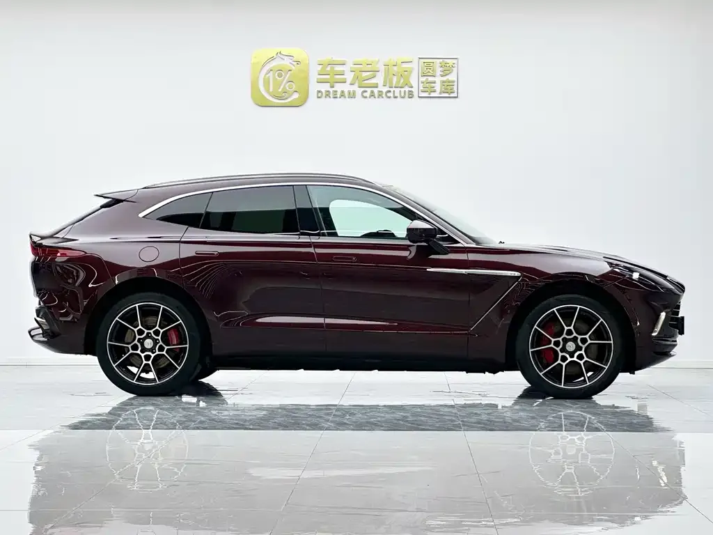 Aston Martin DBX — фото 7
