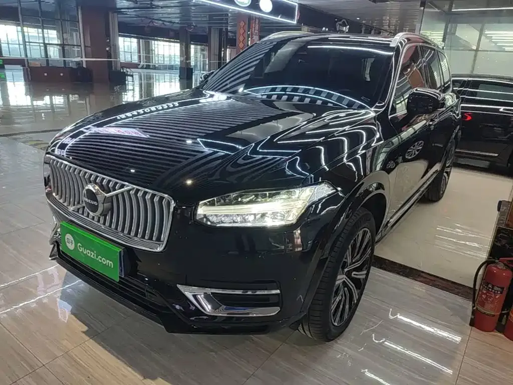 Volvo XC90 — фото 1