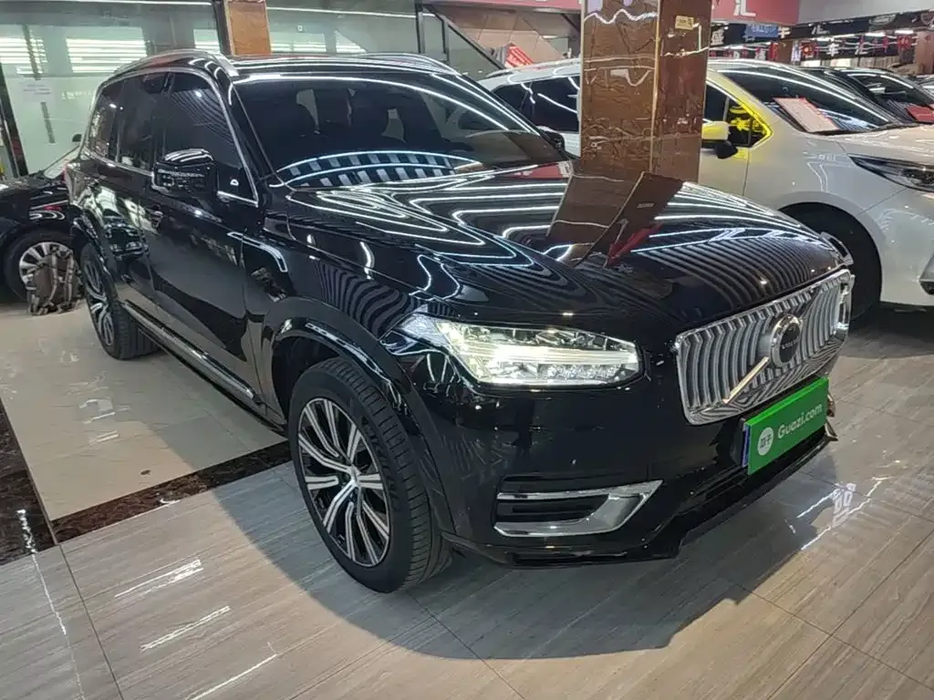 Volvo XC90 — фото 10