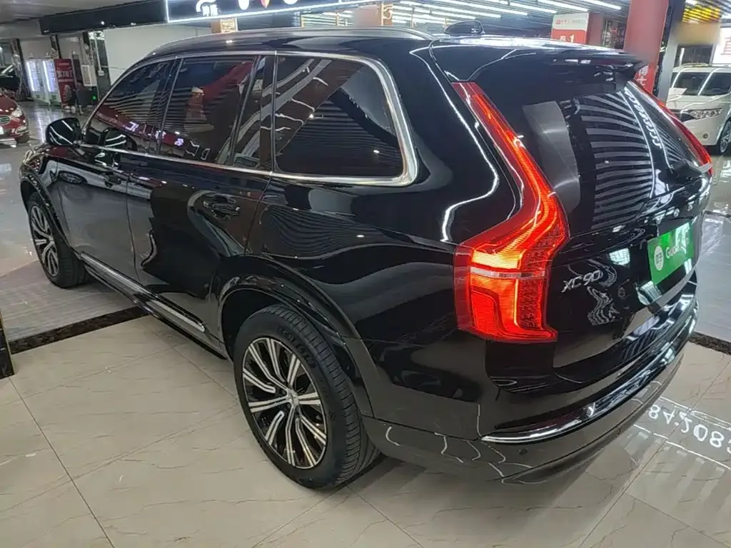 Volvo XC90 — фото 8