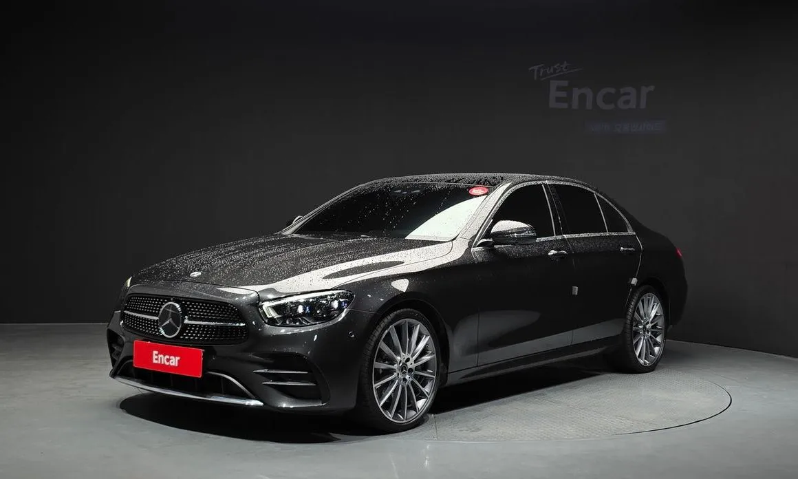 Mercedes-Benz E-Class — фото 1