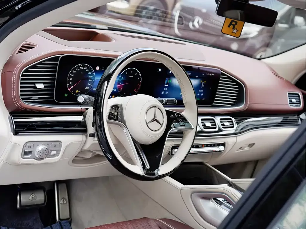 Mercedes-Benz GLS — фото 9