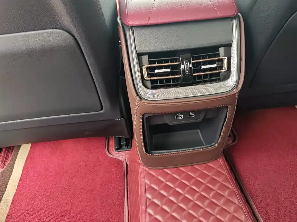 Hongqi H5 — фото 3